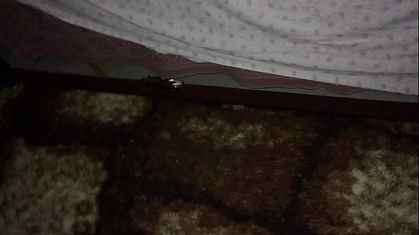 Муж снял свою спящую толстую жену в нижнем белье на камеру