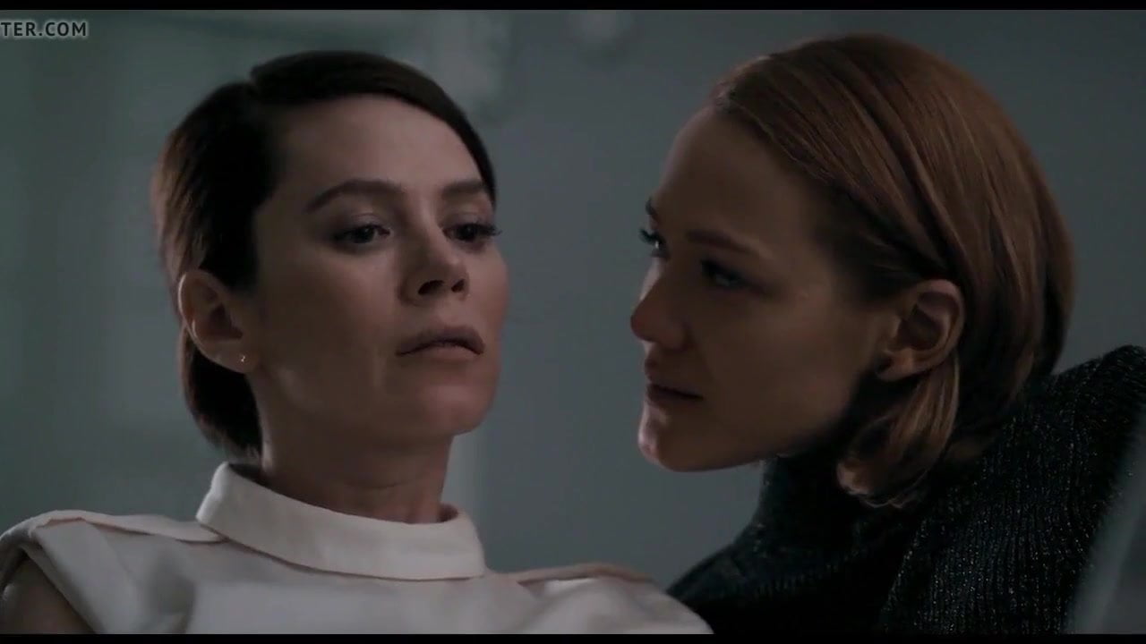 Девушка делала минет мужу подруги и лизала ей