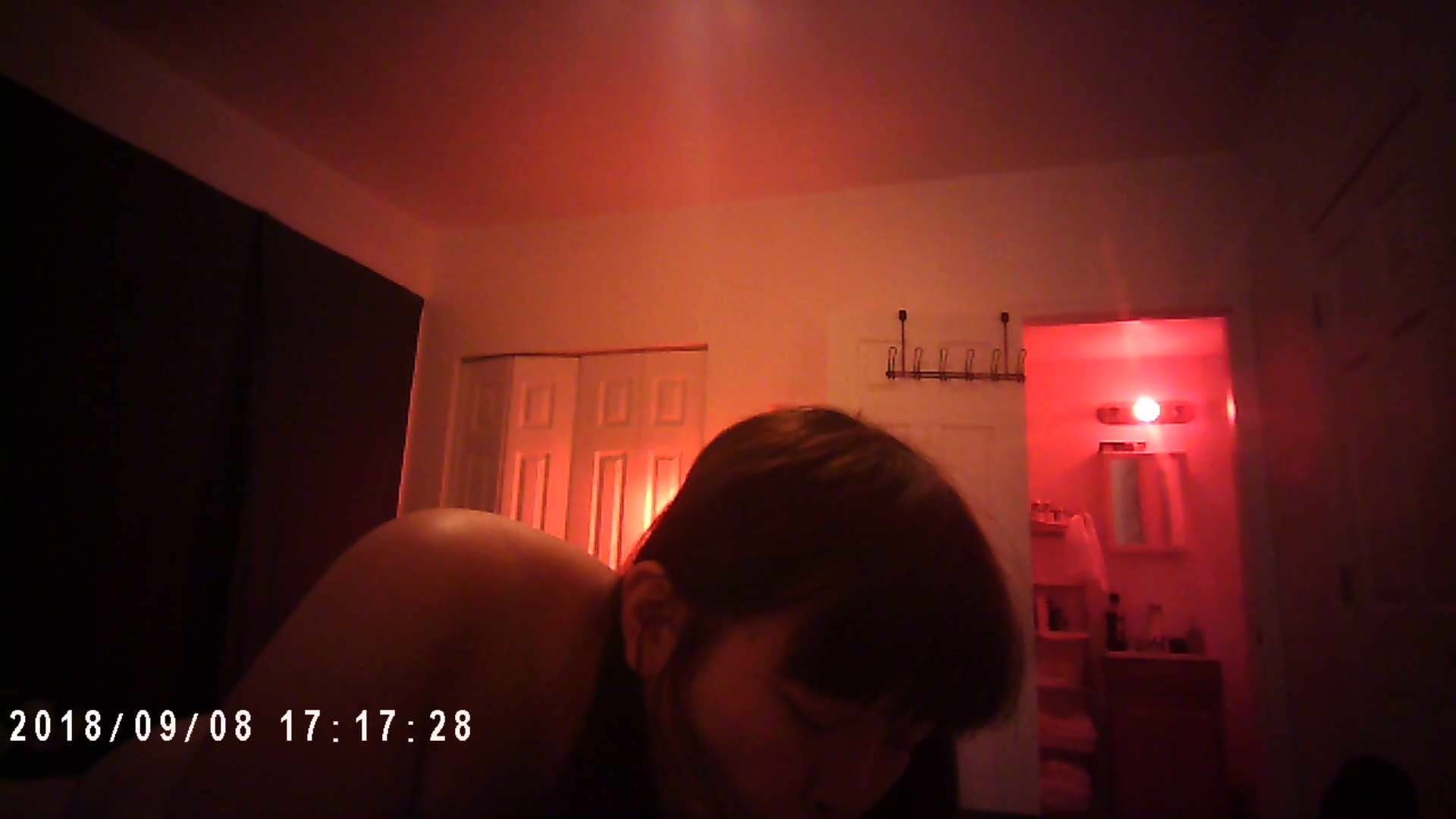 Азиатка не постеснялась камеры и отдалась мужику в пизду 